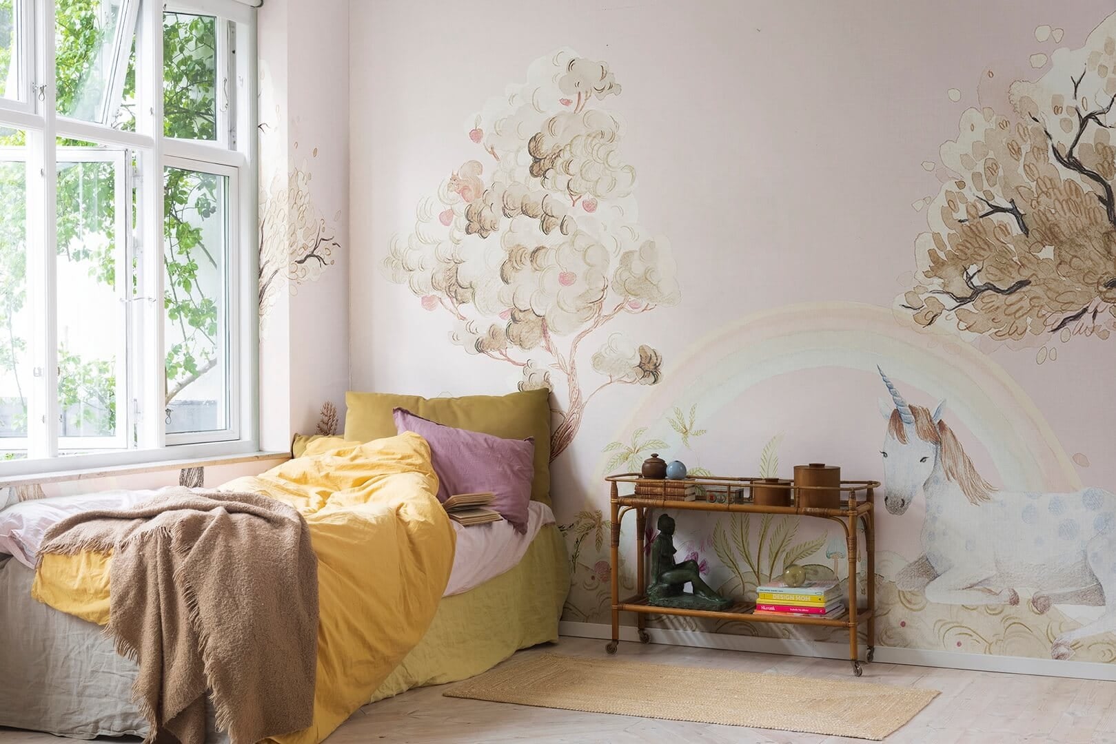 Fototapeta zaczarowany las Rebel Walls R18182 Unicorn Dream Bubblegum Dreamland