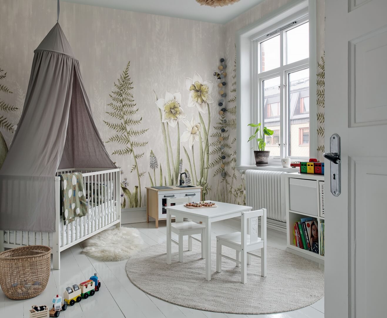 Fototapeta łąka Rebel Walls R18642 Bumblebee Sand Julia Appel