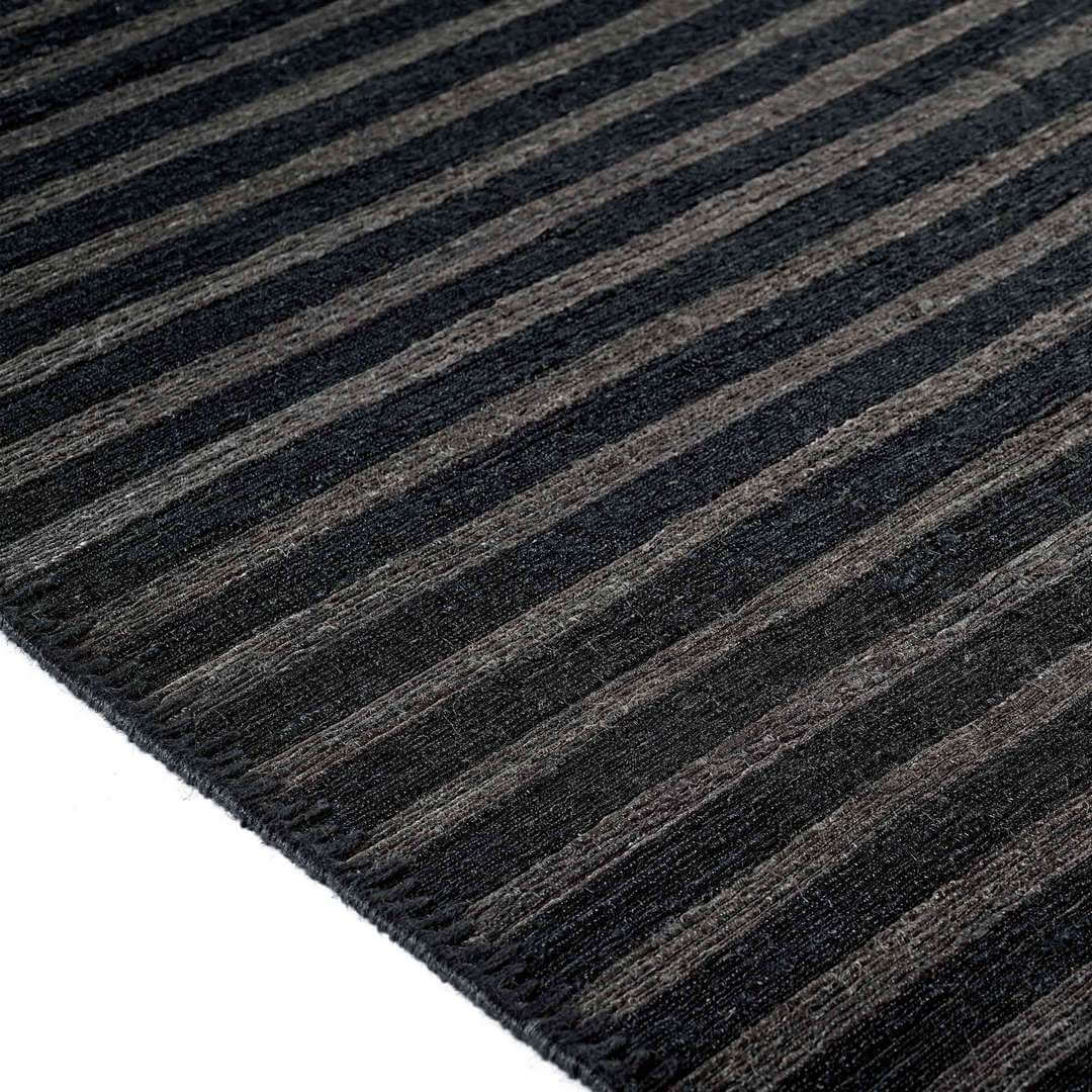 Dywan w paseczki Ray Charcoal Elitis