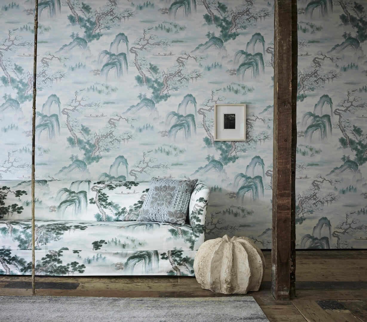 Tapeta tekstylna w stylu orientalnym Zoffany 312984 Floating Mountains Kensington Walk Wallcoverings