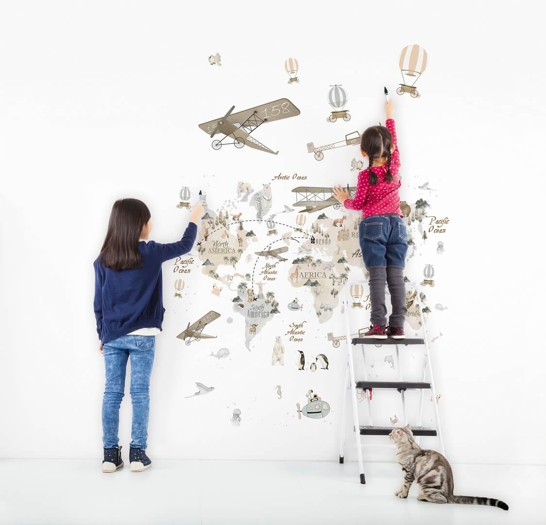 Mural mapa świata i latające maszyny Marburg 45858 Kids Walls Little Adventures