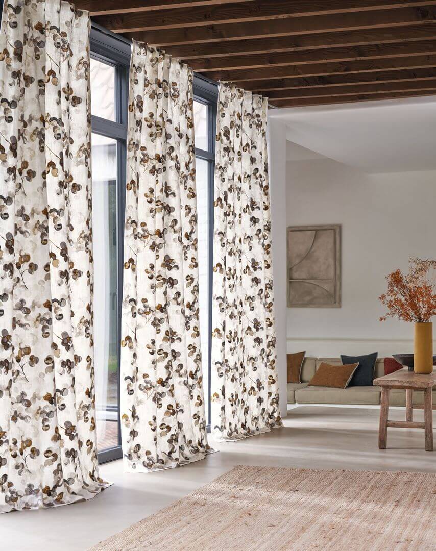 Tkanina z roślinnym wzorem Casamance 49830124 Lunaria Symbiose