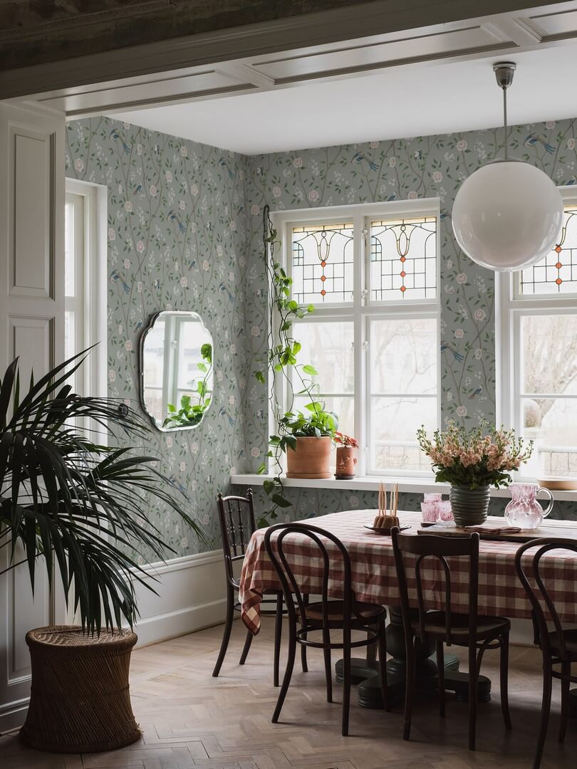 Tapeta botaniczna w stylu chinoiserie Boras Tapeter Paradise Birds 1903 Dreamy Escape