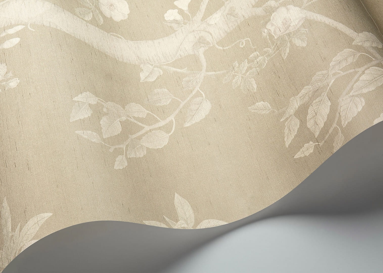 Mural drzewa Jedwab Cole & Son Seasonal Woods Silk 120/6023S The Gardens (zestaw 2 rolek)