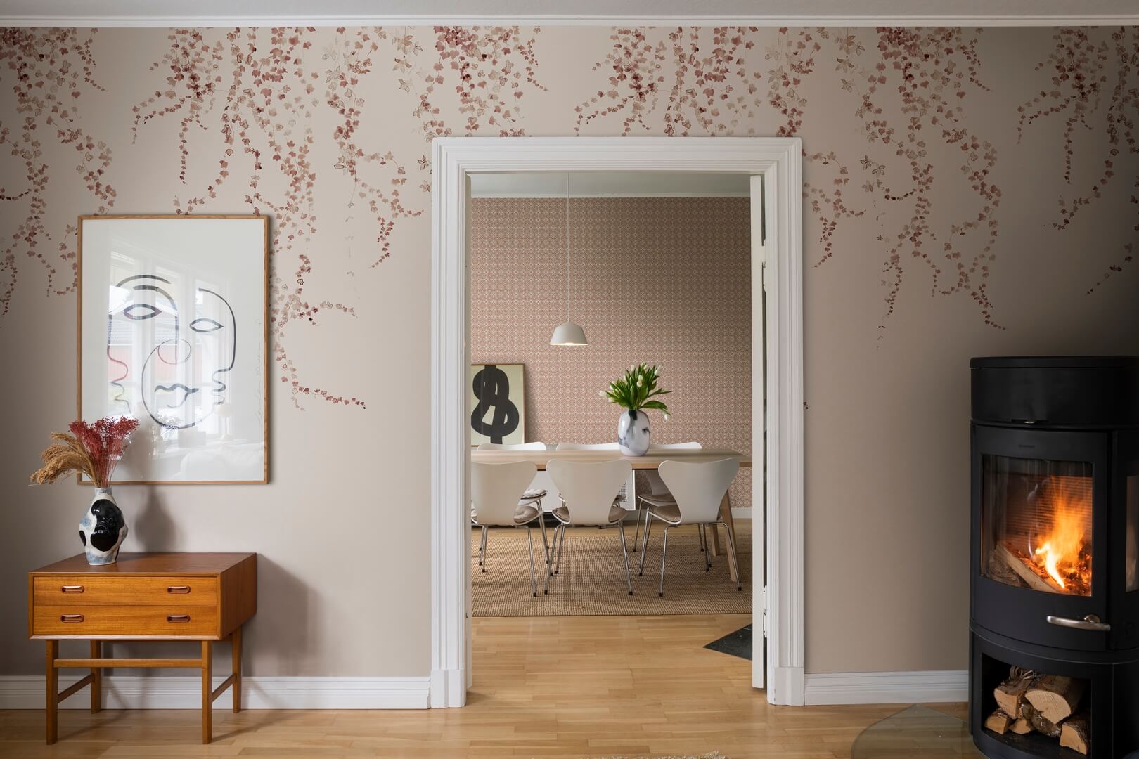 Fototapeta liście bluszczu Sandberg S10175 Aralia Burgundy Huset i Solen