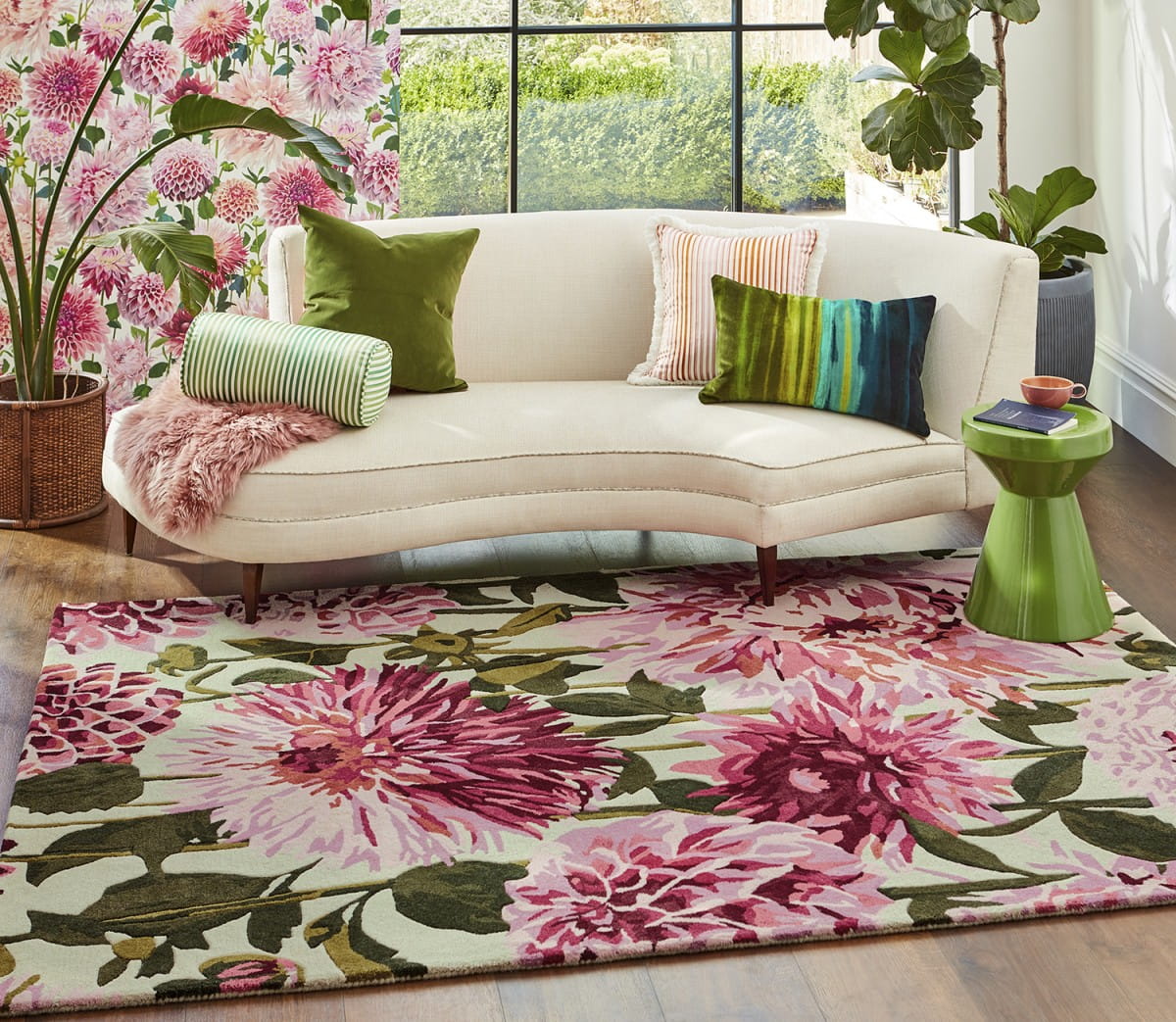 Dywan w kwiaty dalii Harlequin DAHLIA FUCHSIA PALM 142402