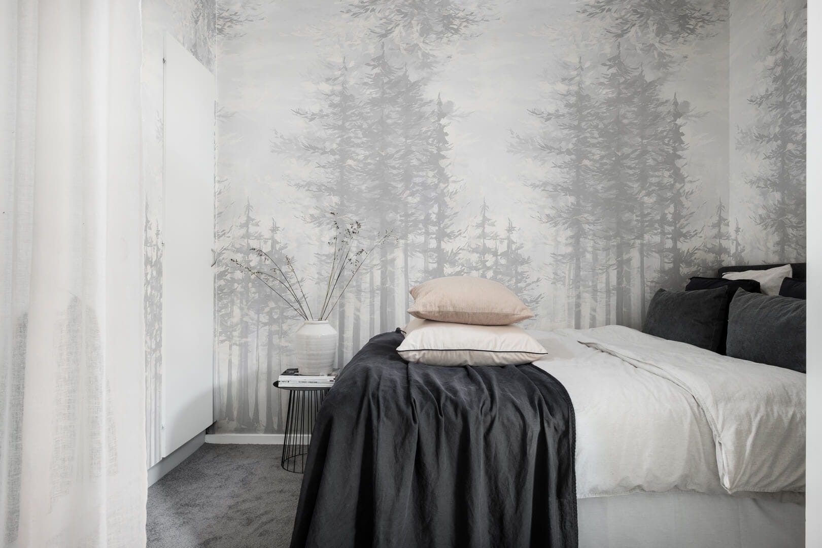 Fototapeta las sosnowy Rebel Walls R19314 Daybreak Pearl Imperfections