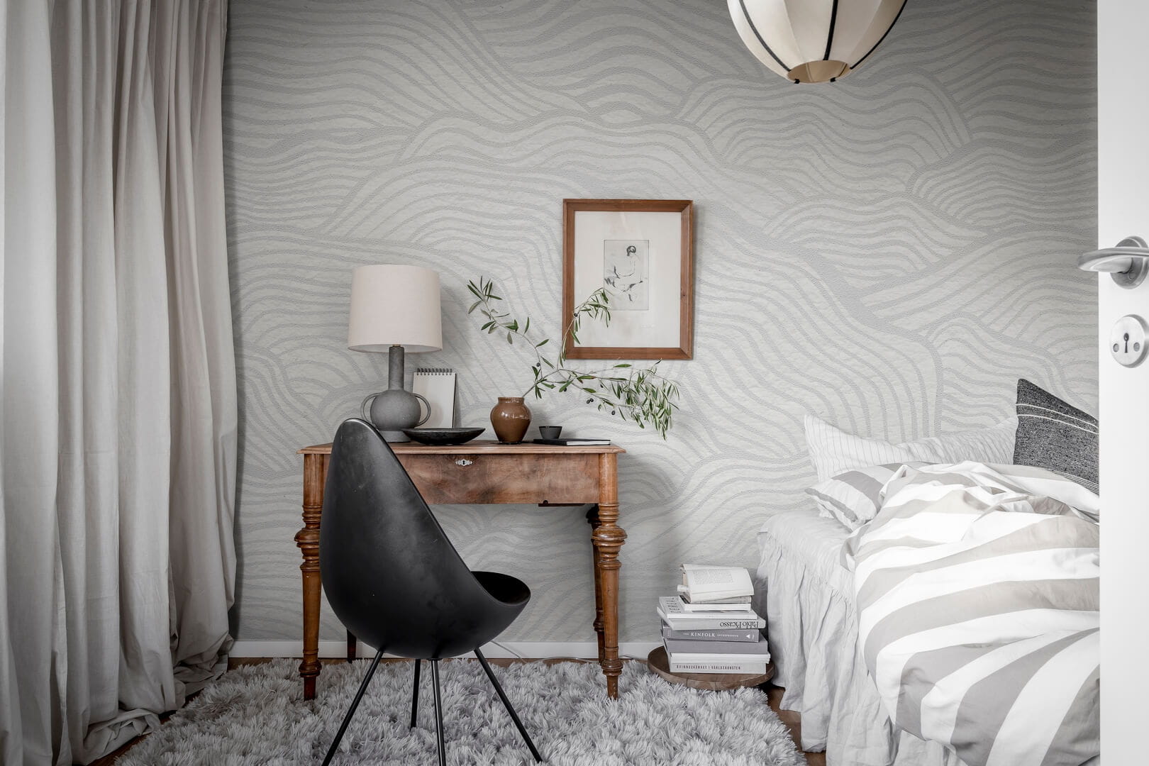 Fototapeta linie Rebel Walls R19333 Soft Clouds Pearl Imperfections