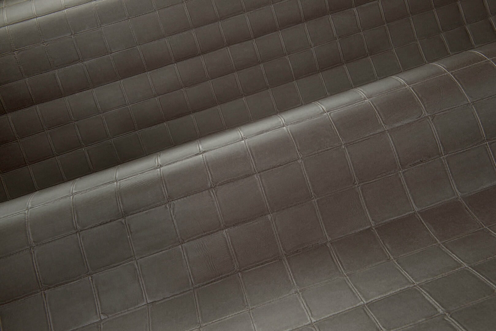 Tapeta jak skórzane kwadraty Arte Alma 21021A Textura - 100 cm szer.