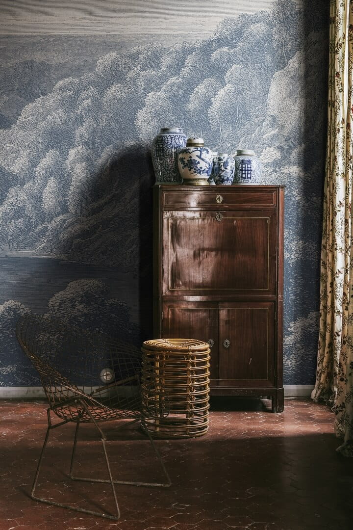 Fototapeta krajobraz lasu i jeziora Rebel Walls R19217 Mystery Lake Blue Vintage Brocade