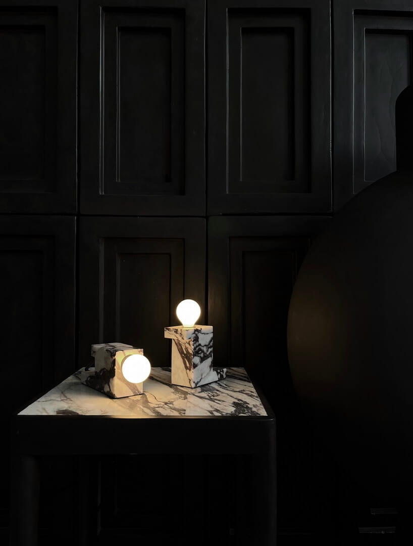 Lampa stołowa marmur 223082 Brick Lamp Low Calacatta Lighting 101 Copenhagen