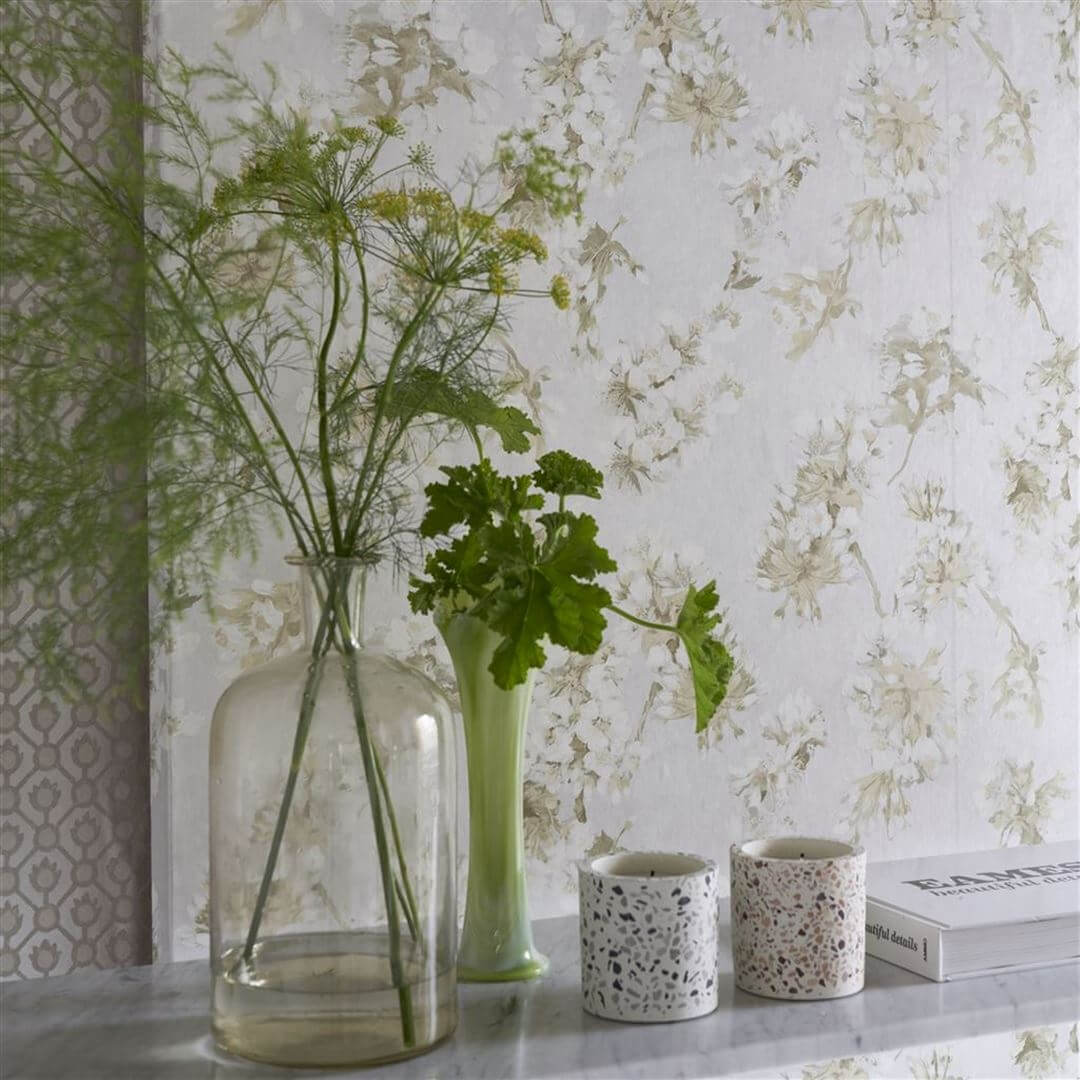 Tapeta kwiaty kwitnącej wiśni Designers Guild PDG1148/01 Fleur D'Assam Pearl Porcelaine De Chine