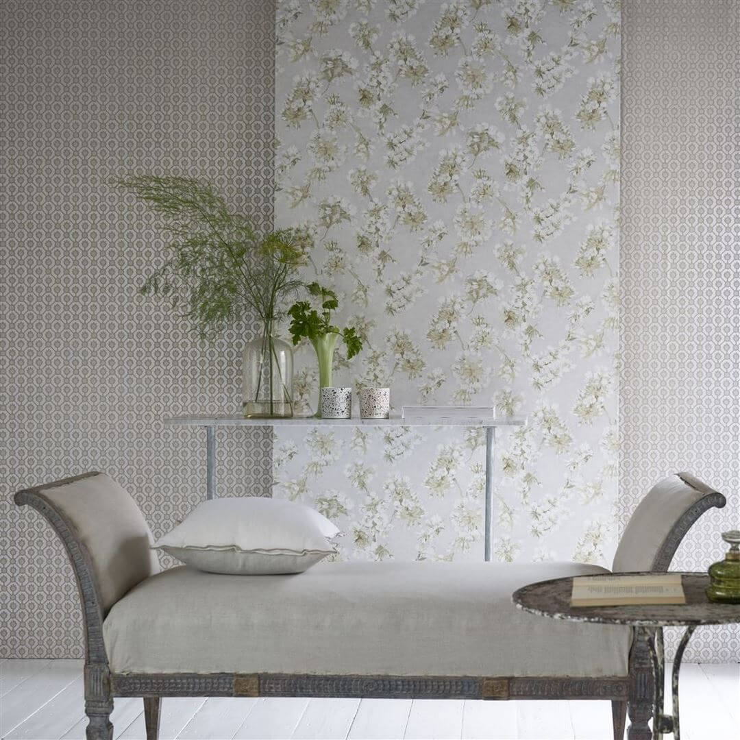 Tapeta kwiaty kwitnącej wiśni Designers Guild PDG1148/01 Fleur D'Assam Pearl Porcelaine De Chine