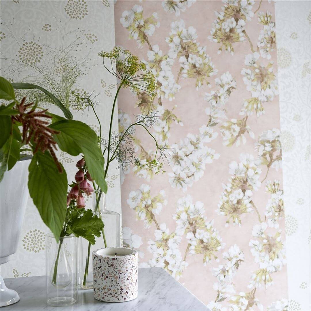 Tapeta kwiaty kwitnącej wiśni Designers Guild PDG1148/04 Fleur D'Assam Porcelaine De Chine