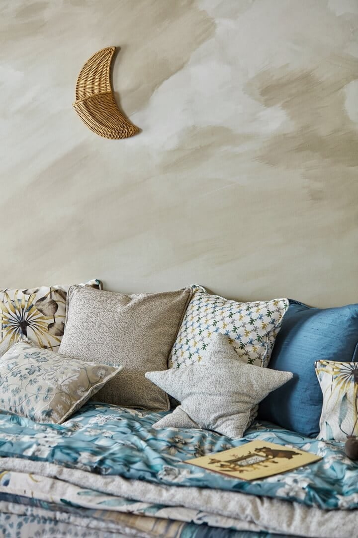 Tkanina haftowana Harlequin 133926 Sow Colour 4