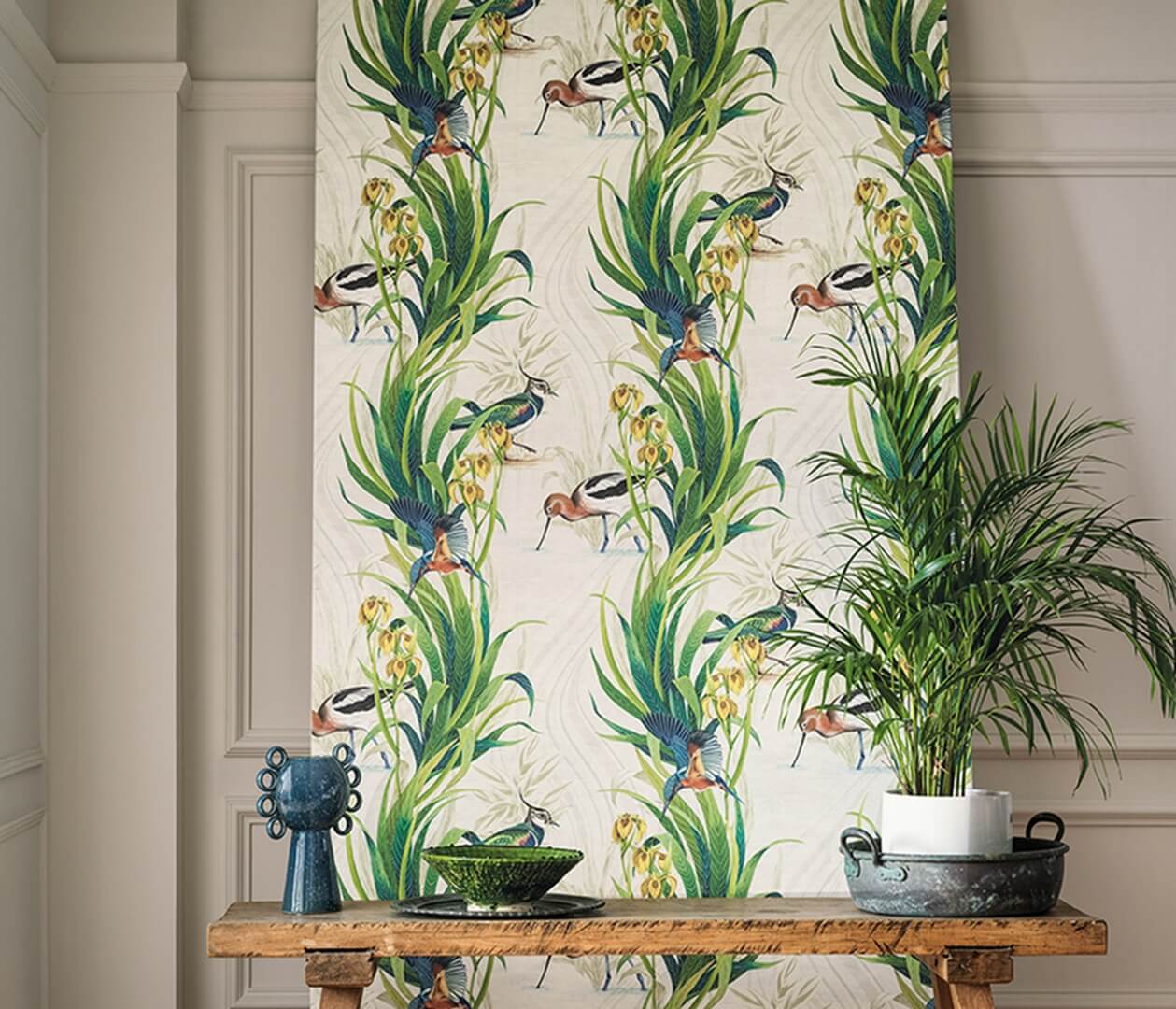 Tapeta botaniczna Osborne & Little W7815-01 Halcyon Rhapsody