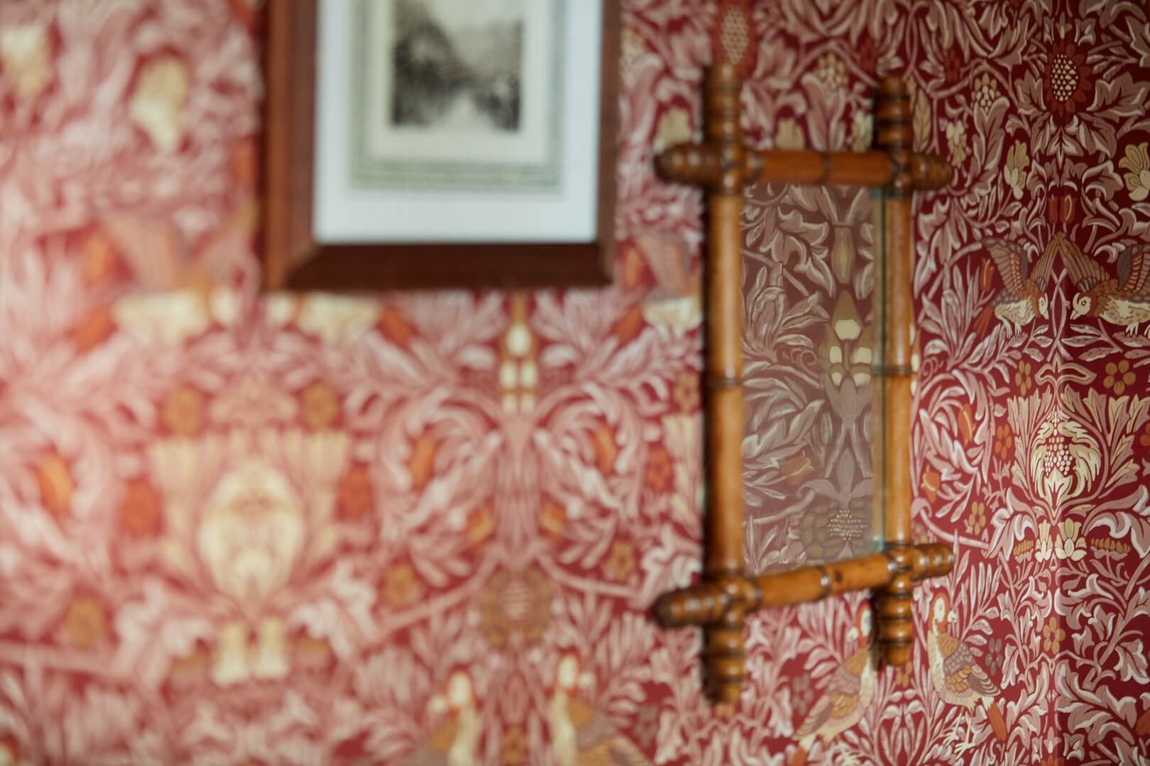 Tapeta roślinna z ptakami Morris & Co. 217195 Bird Emery Walker's House
