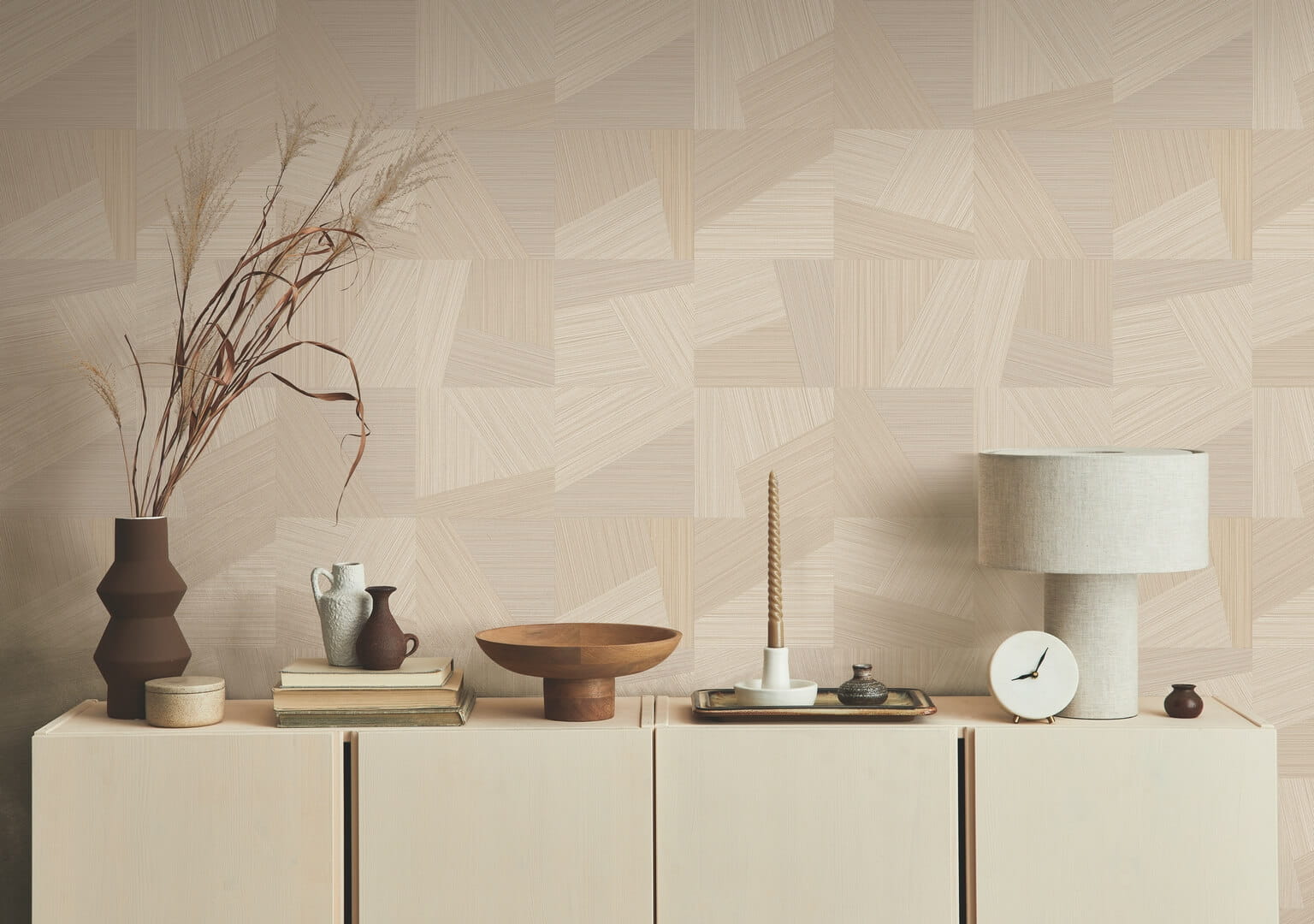 Tapeta geometryczna Jwall 50524 Patchwork Tahiti Straw - szer. 100 cm
