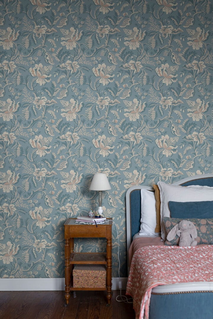 Tapeta roślinne pnącza Sandberg S10239 Daphne Misty Blue Le Village