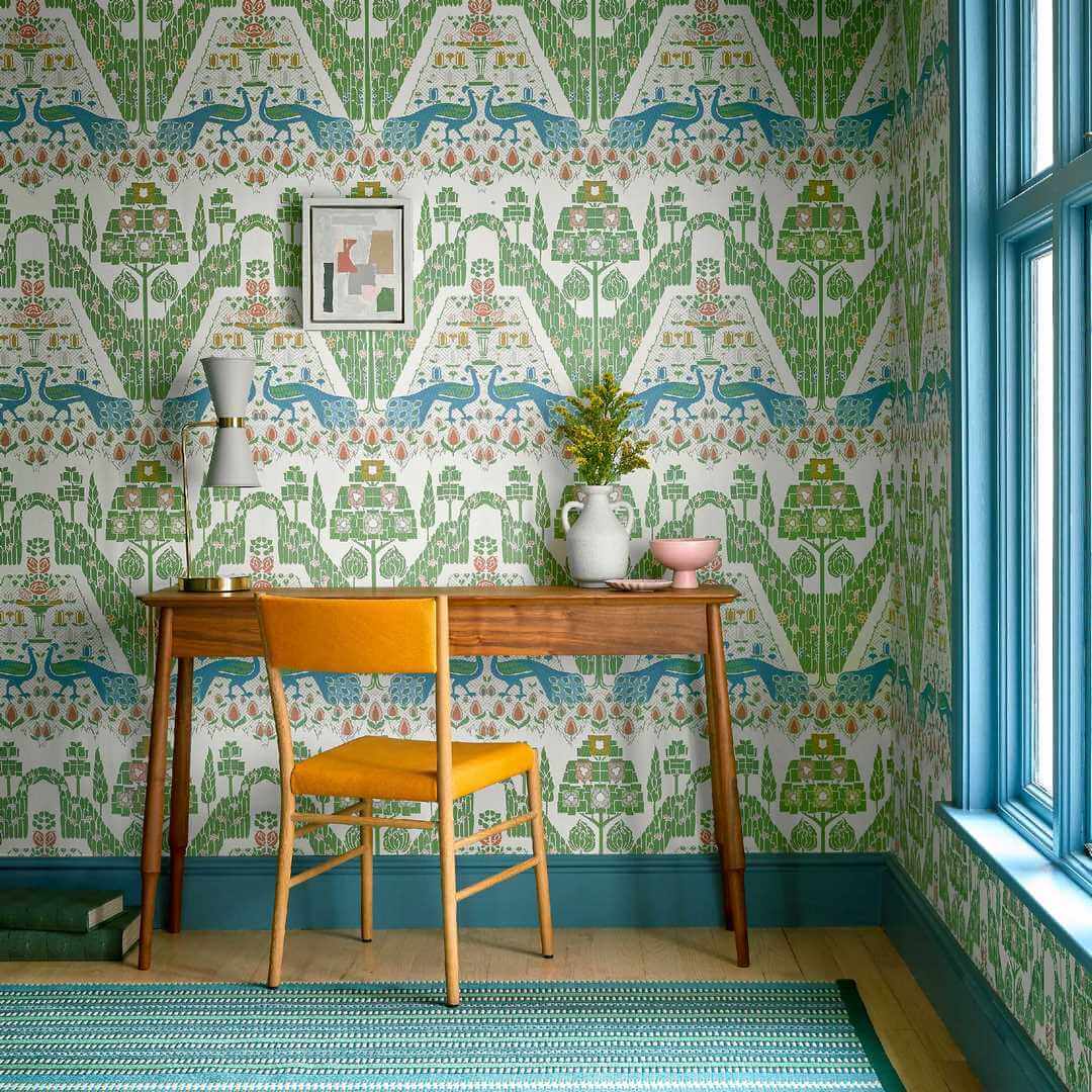 Tapeta angielski ogród z pawiami 1838 Wallcoverings 2311-172-02 Peacock Topiary Fern V&A Decorative Papers