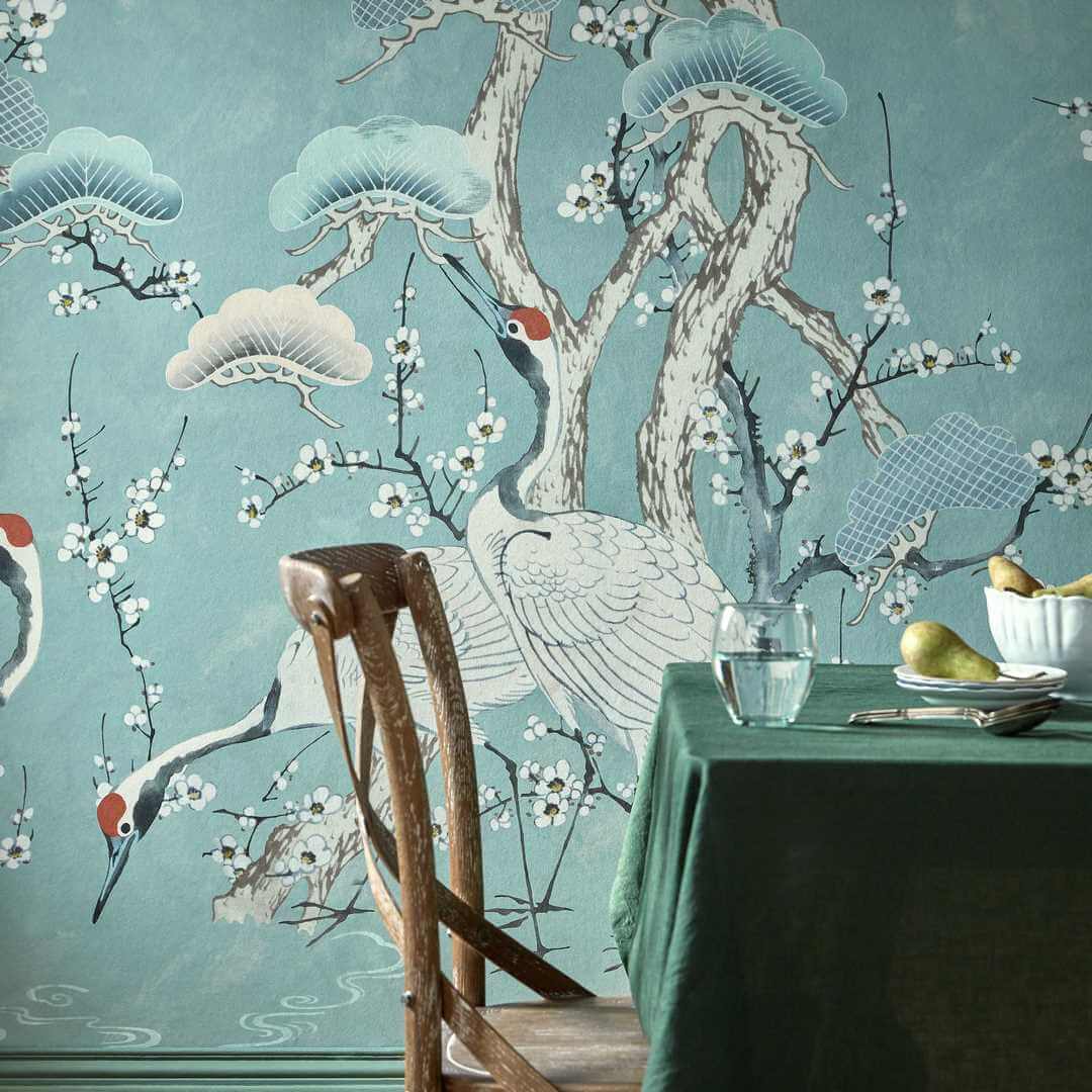 Mural w japońskim stylu z żurawiami 1838 Wallcoverings 2311-174-03 Kyoto Blossom Mist V&A Decorative Papers