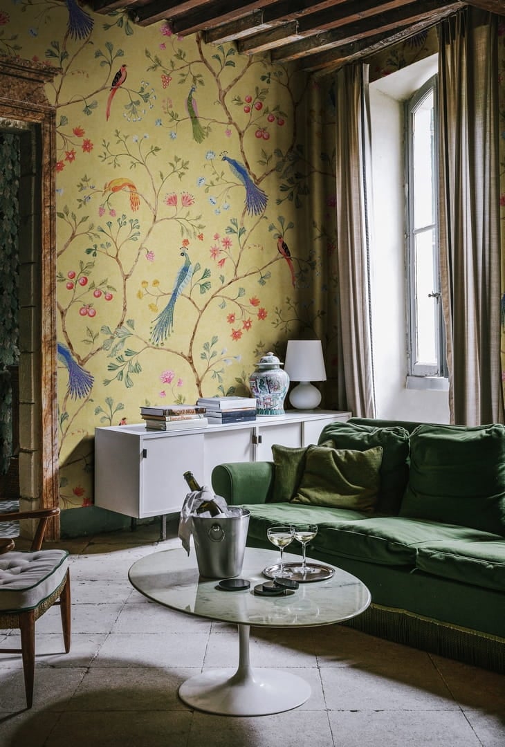 Fototapeta botaniczna Rebel Walls R19249 Songbirds Saffron Vintage Brocade