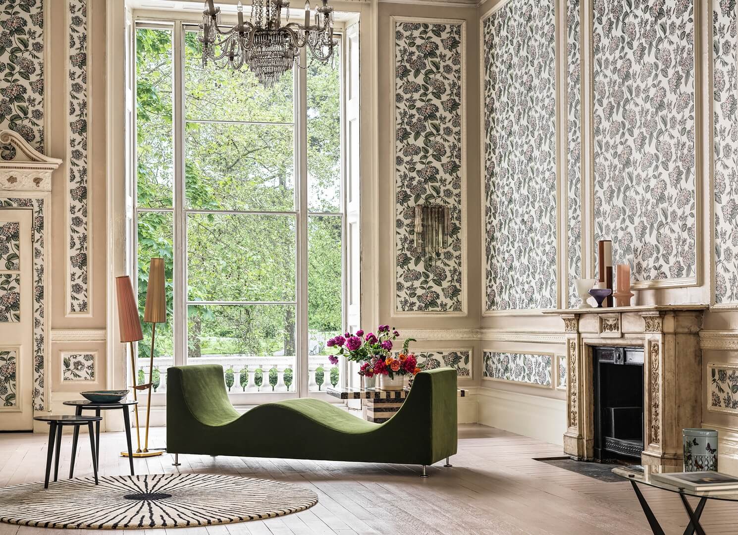 Tapeta roślinna hortensje Cole & Son Ramo di Ortensia 123/8042 Fornasetti Senza Tempo II