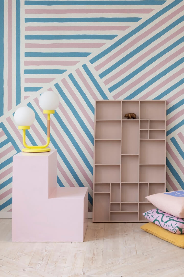 Fototapeta linie Rebel Walls R19409 Different Directions Pink Blue Maximalism More is More