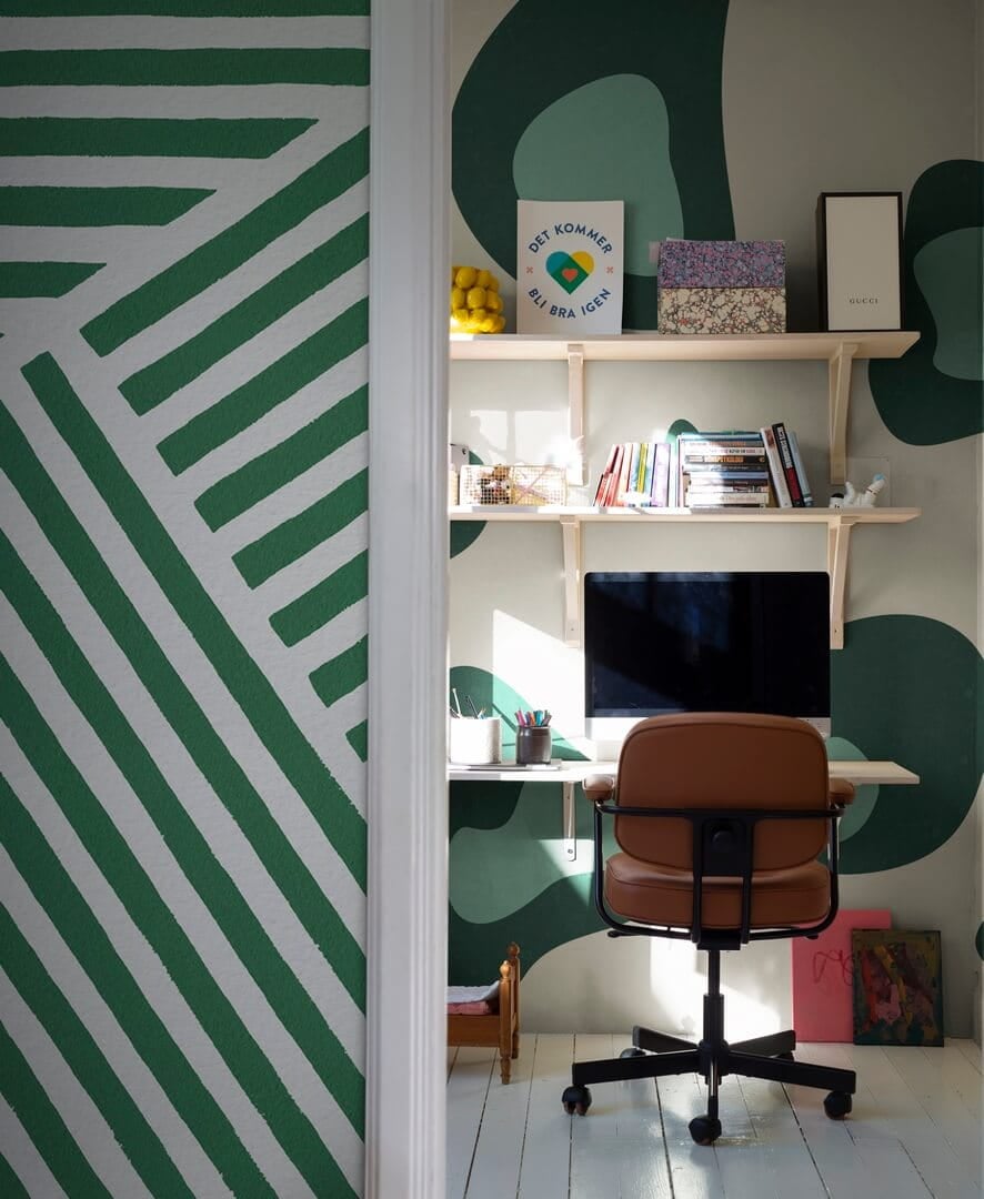Fototapeta linie Rebel Walls R19410 Different Directions Green Maximalism More is More