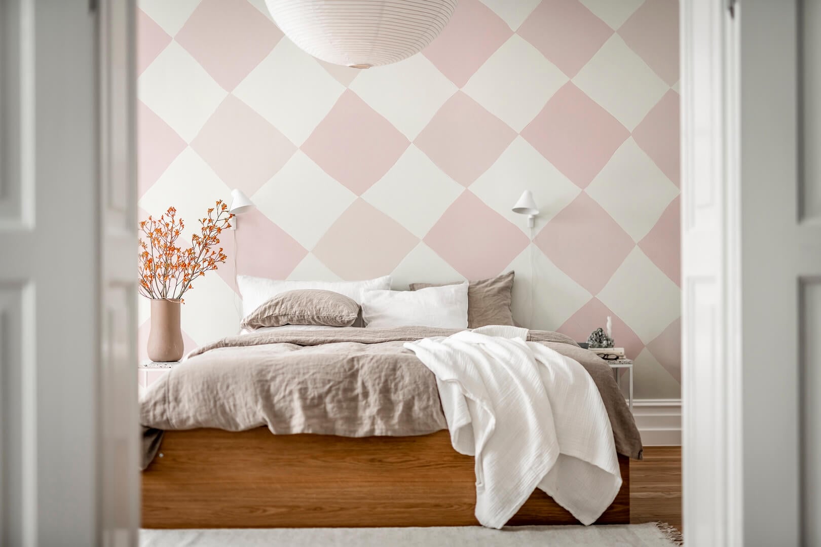 Fototapeta romby Rebel Walls R19431 Tremble Pink Maximalism More is More