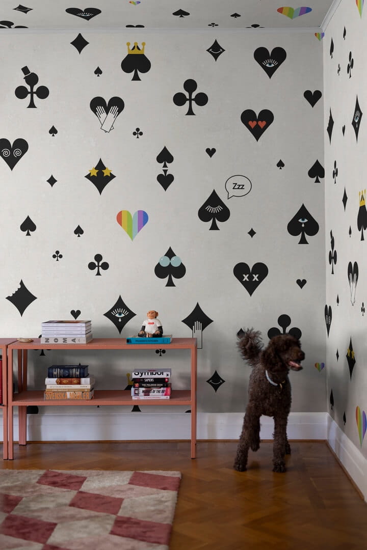 Fototapeta pokerowe emotikony Rebel Walls R19435 Poker Face Black Maximalism More is More