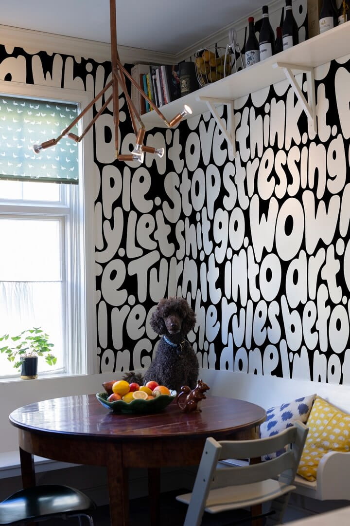 Fototapeta napisy Rebel Walls R19469 Blah blah blah White Maximalism More is More