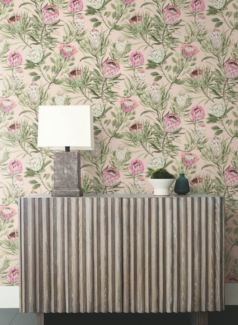 Tapeta kwiaty srebrnika York Wallcoverings BL1751 Protea Blooms II