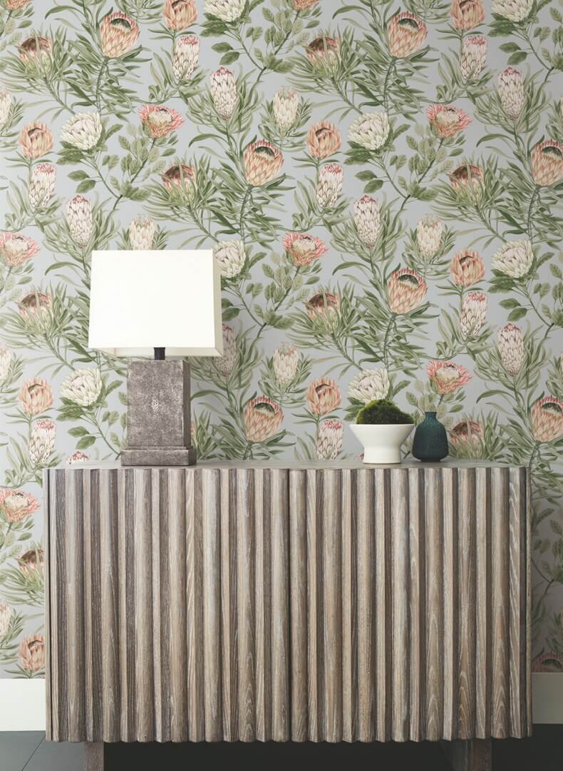Tapeta kwiaty srebrnika York Wallcoverings BL1755 Protea Blooms II