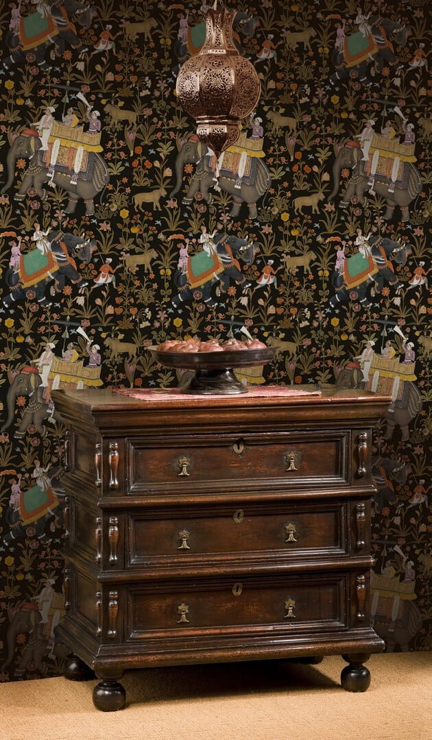 Mural indyjskie scenki rodzajowe Mind the Gap HINDUSTAN Anthracite WP20256 Premium Designer Wallpaper Collection