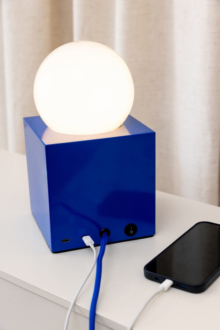 Lampa stołowa z wejściem USB 216709 Bob 14 Blue Globen