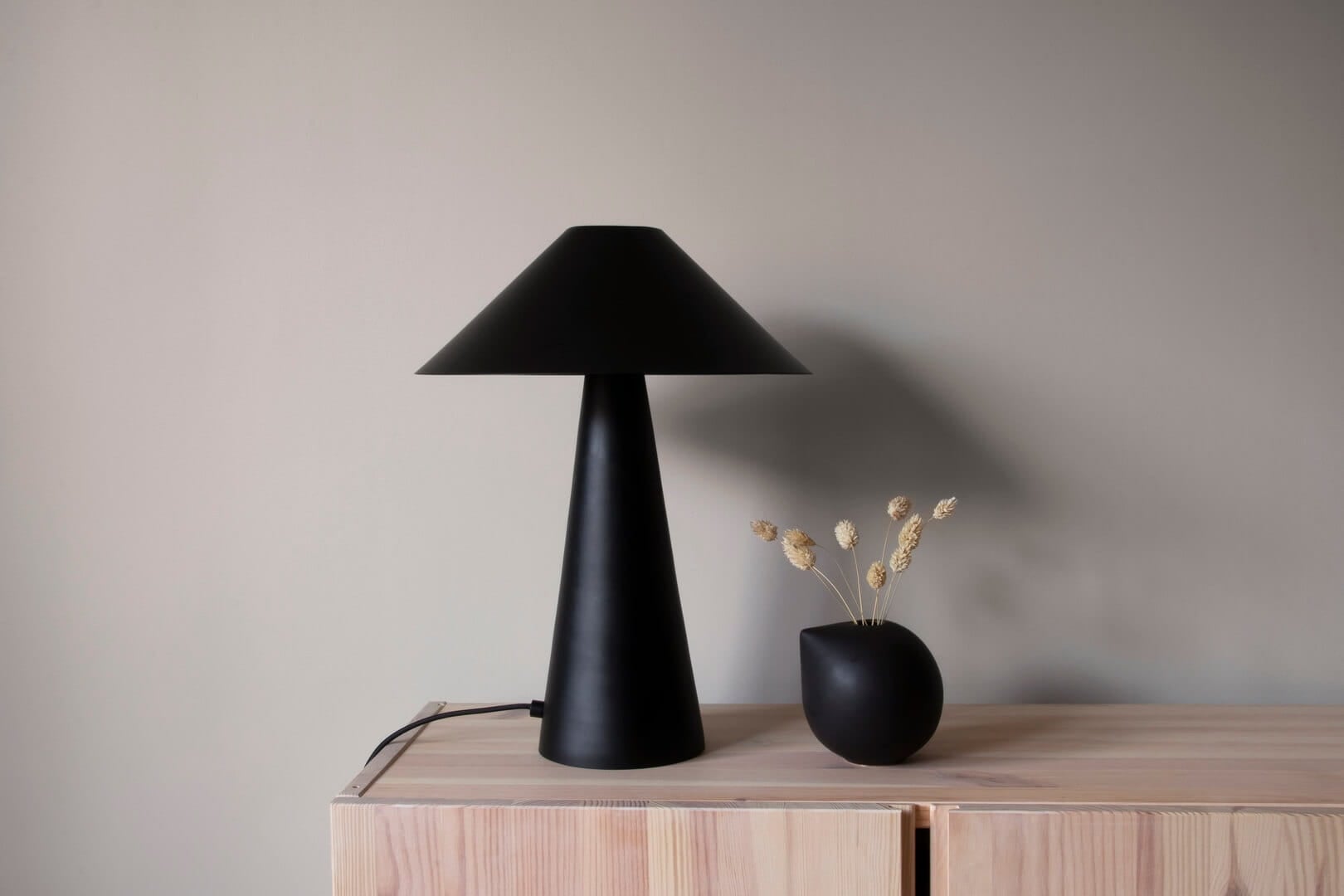 Lampa stołowa 423411 Cannes Black Globen
