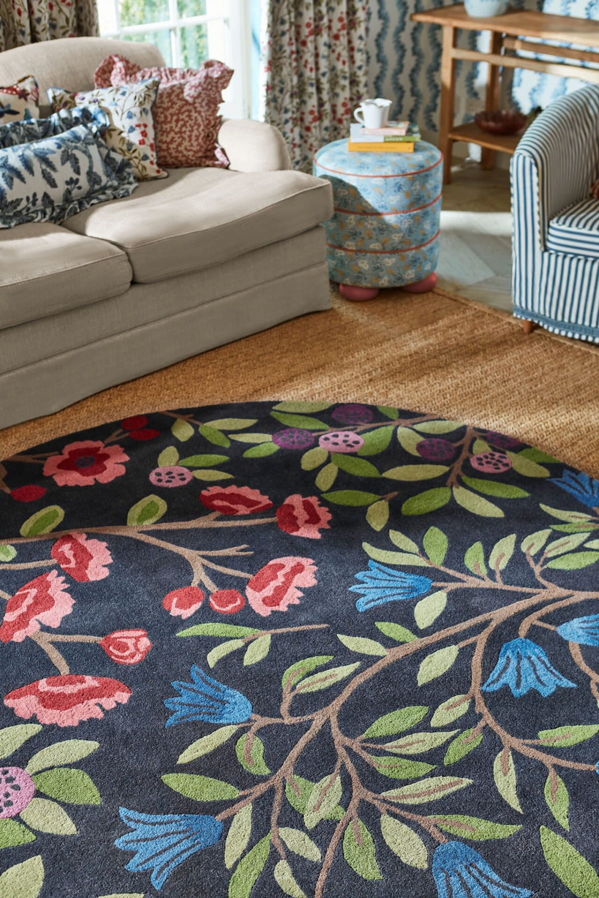 Dywan okrągły roślinny FORAGING INDIGO ROUND 146618 Sanderson