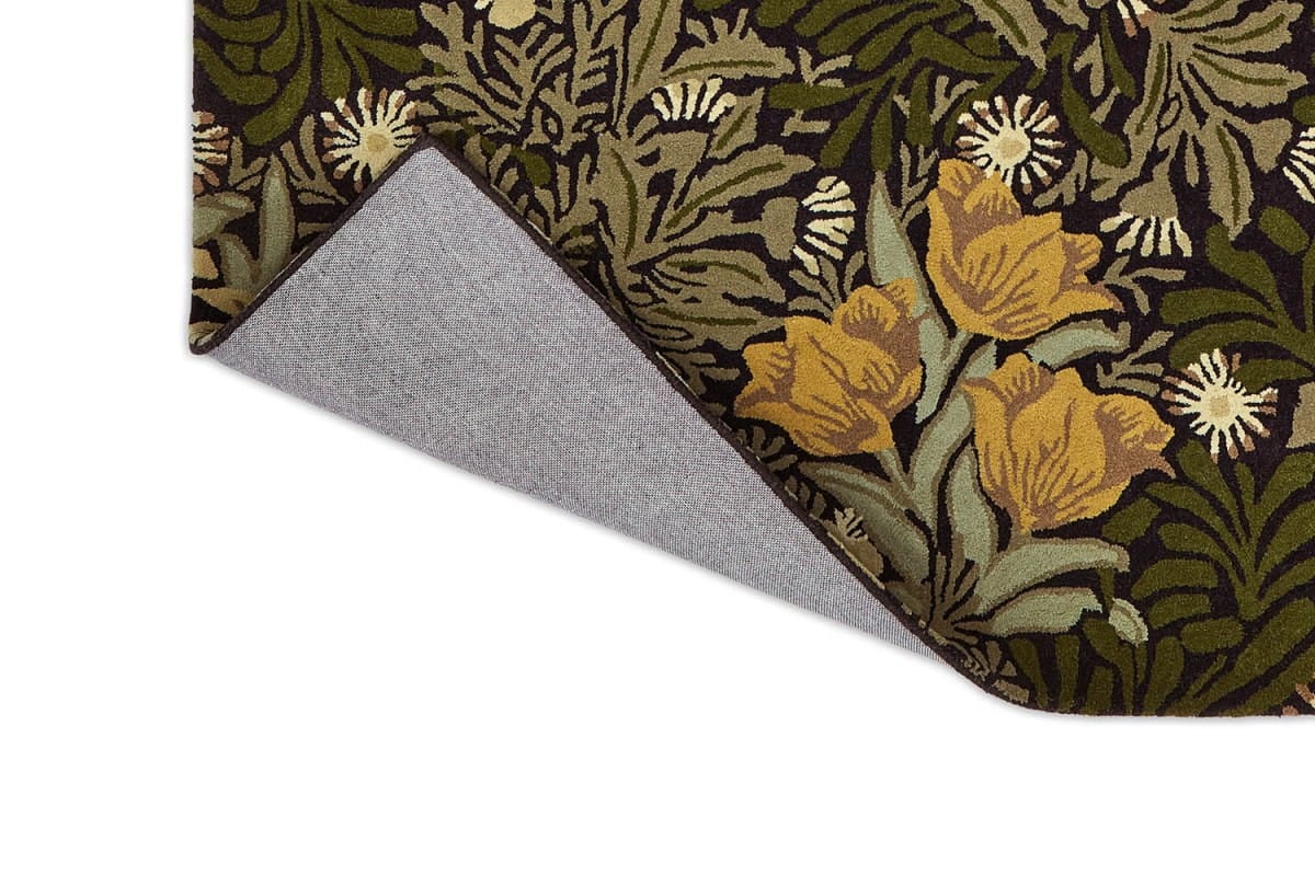 Dywan zielony z roślinnym wzorem MOREW – BOWER TWINING VINE GREEN 128207 Morris & Co.