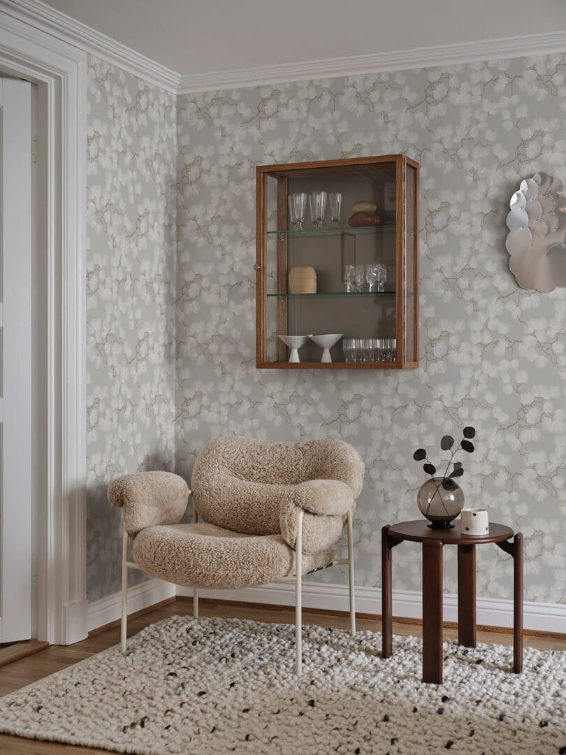 Tapeta gałęzie sosny Sandberg 804-21 Pine Gray Mons Klint