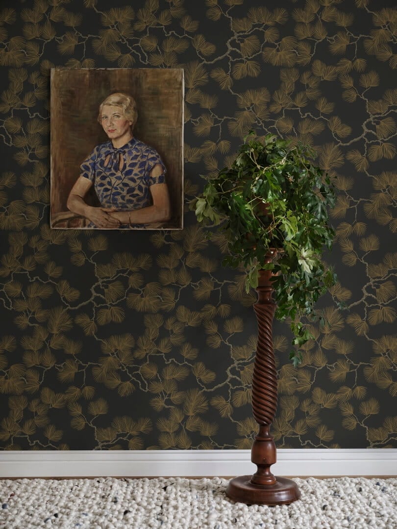 Tapeta gałęzie sosny Sandberg 804-99 Pine Black Mons Klint