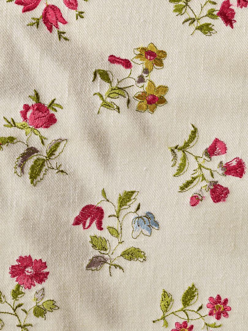 Tapeta tapeta tekstylna haftowane kwiaty Pierre Frey BP360001 Tendresse Collection Anniversaire 1823-2023