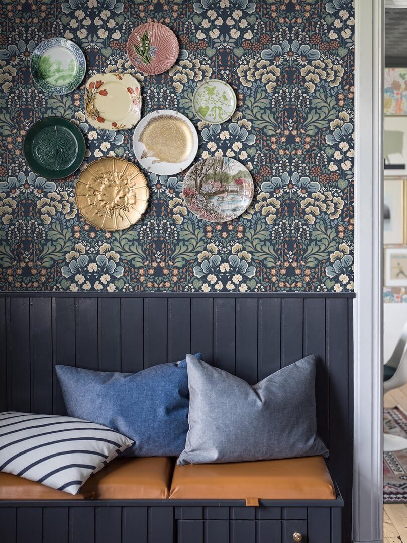 Tapeta botaniczna Boras Tapeter 2097 Blomstervall Hanna Werning Swedish Designers