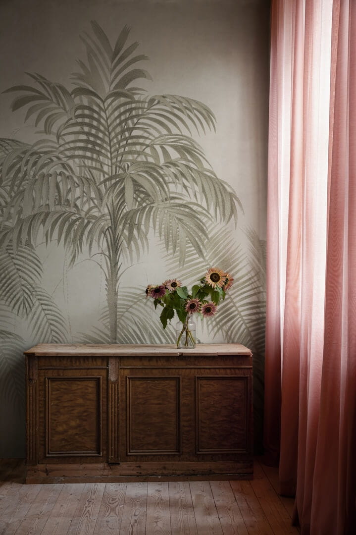Fototapeta palmowe drzewa Rebel Walls R18836 Retro Jungle Beige Scenic Landscapes