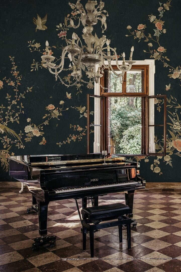 Fototapeta roślinne pnącza i ptaki Sandberg S10428 Bloom Midnight Blue Chinoiserie Garden