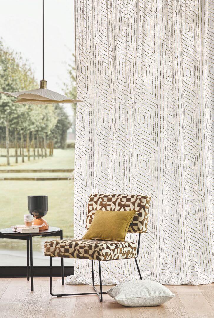 Tkanina haftowany woal Camengo 43130404 Fetiche Totem - 280 cm szer.