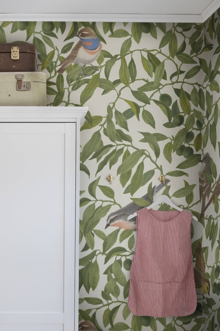 Fototapeta ptaki i liście Rebel Walls R19260 Backwood Birds White Ilon Wikland