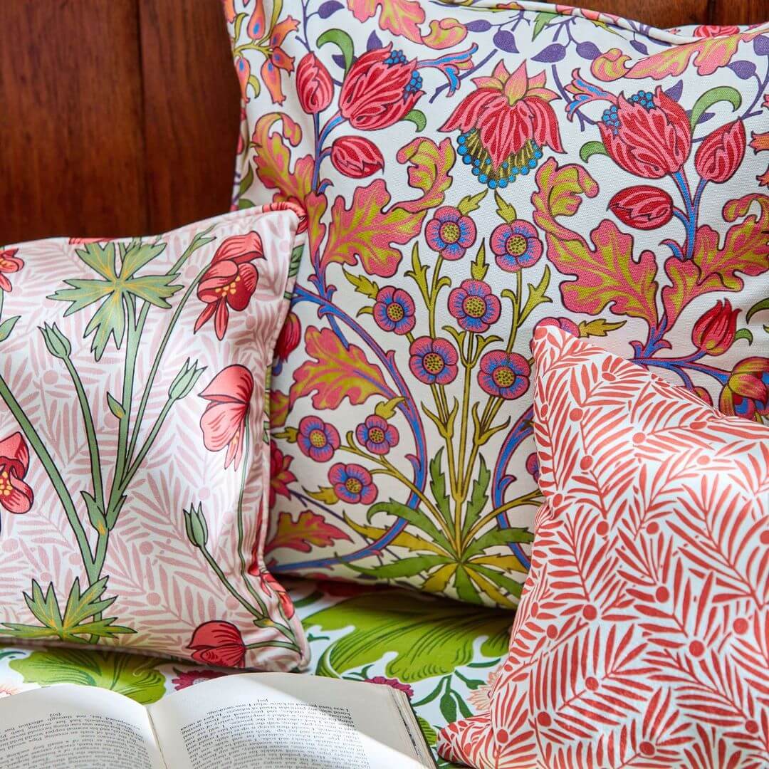 Tkanina bawełniana z roślinnym wzorem Morris & Co. 520005 Hyacinth Bedford Park Fabric