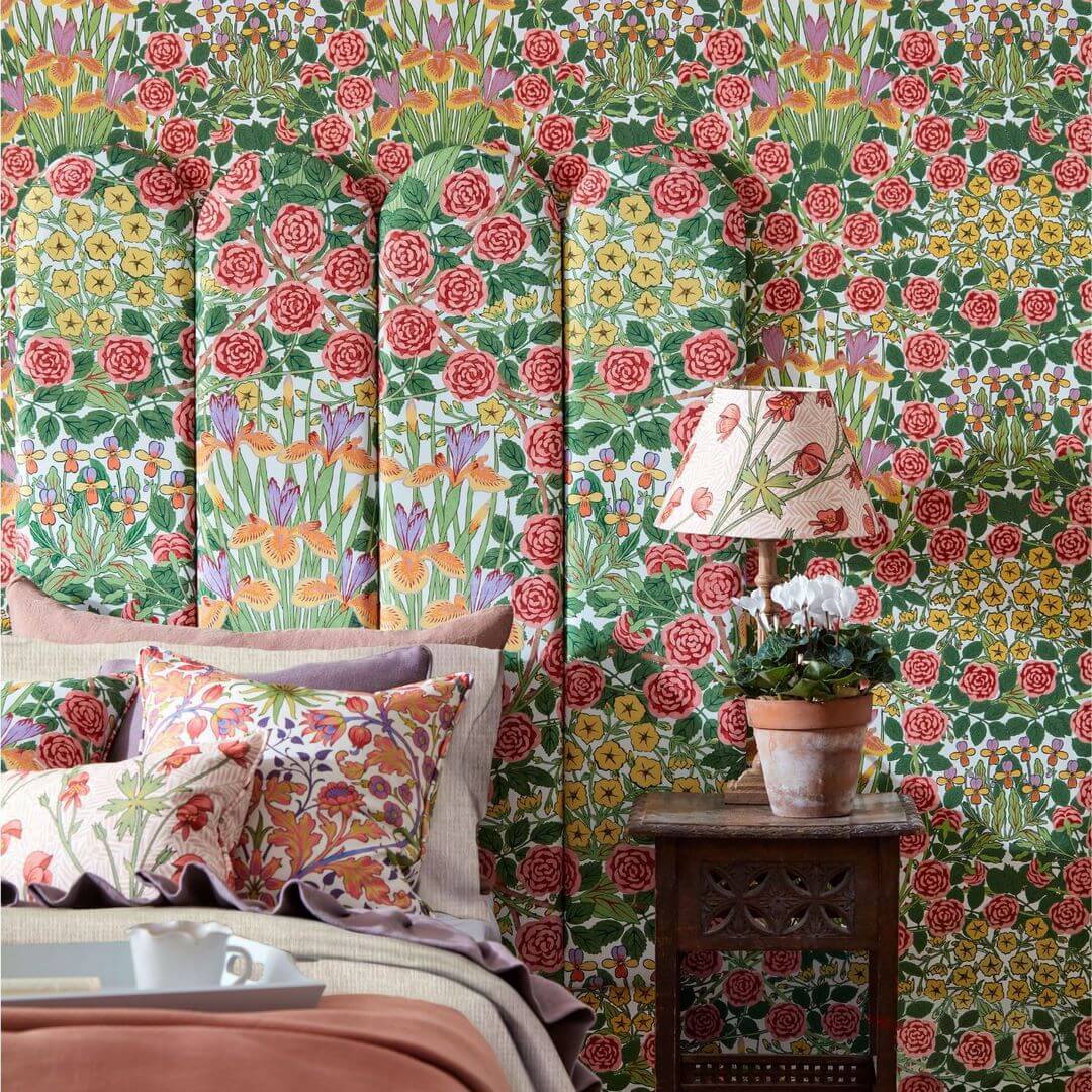 Tkanina bawełniana z kwiatami Morris & Co. 227224 Campanula Bedford Park Fabric