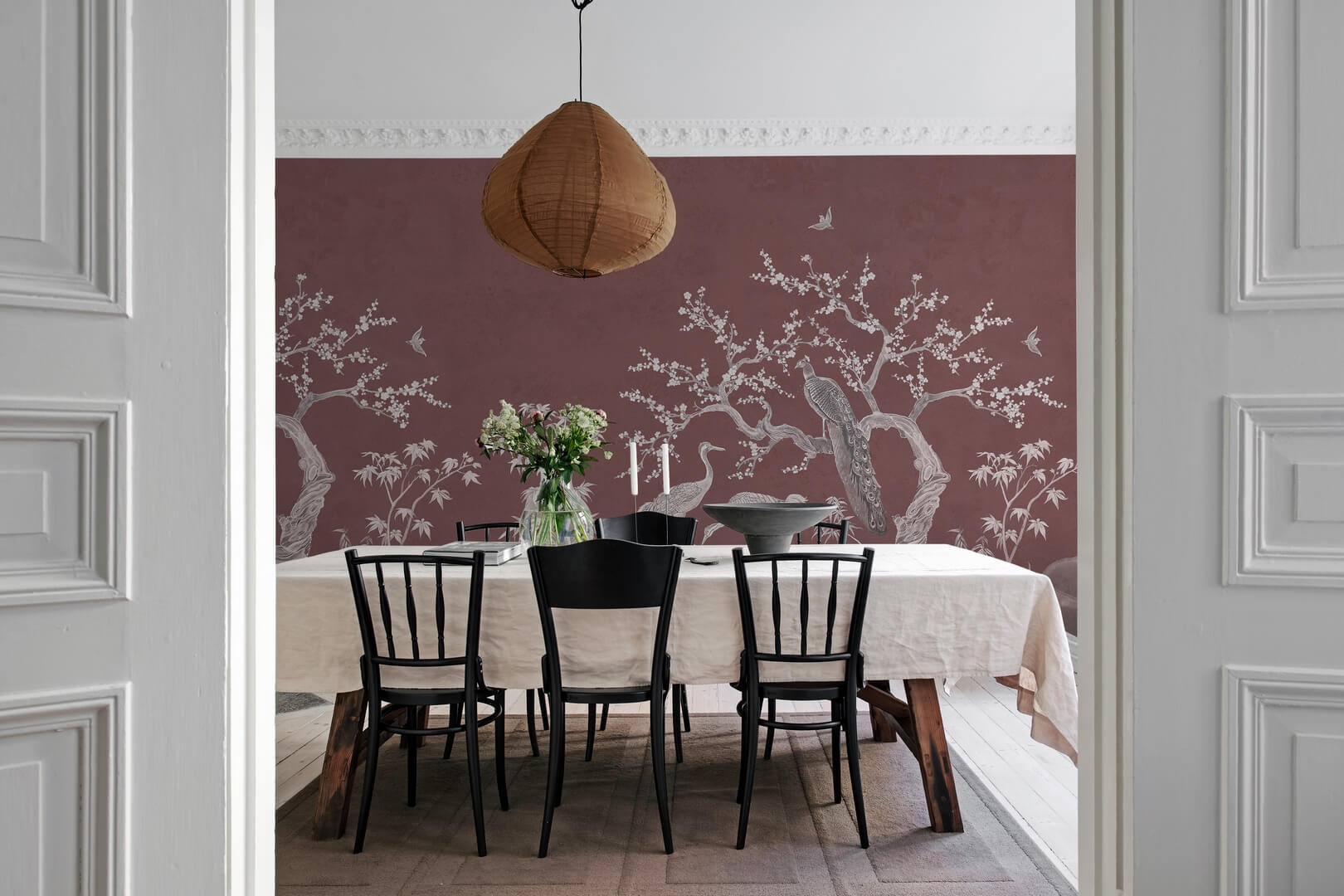 Fototapeta w stylu chinoiserie Rebel Walls R19746 Chinoiserie Blossom Raspberry Red Jack Kinsey